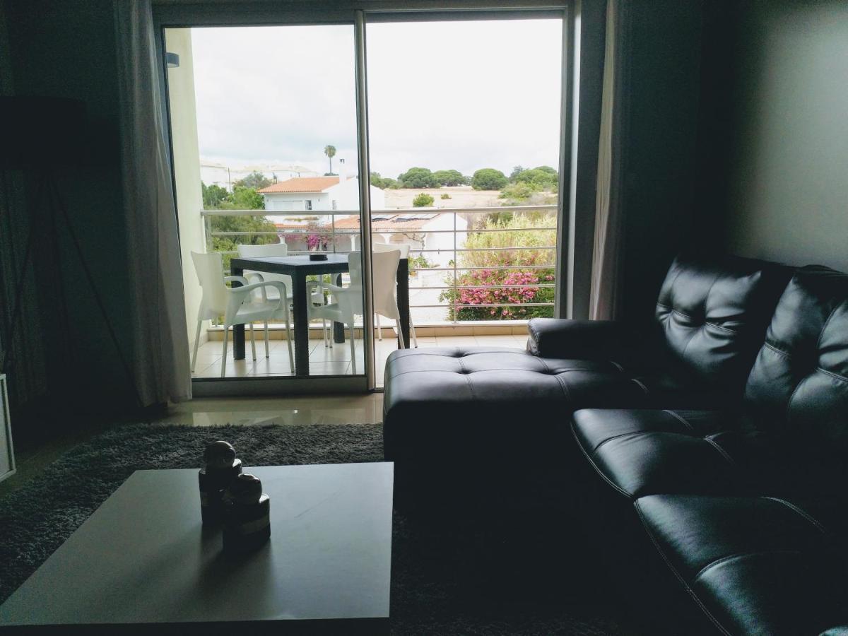 Apartamento T2 Eucalipto 2A Olhos de Agua  Dış mekan fotoğraf