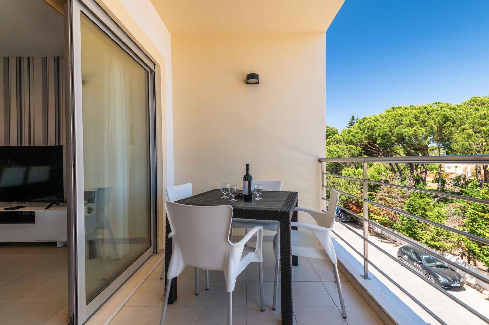 Apartamento T2 Eucalipto 2A Olhos de Agua  Dış mekan fotoğraf